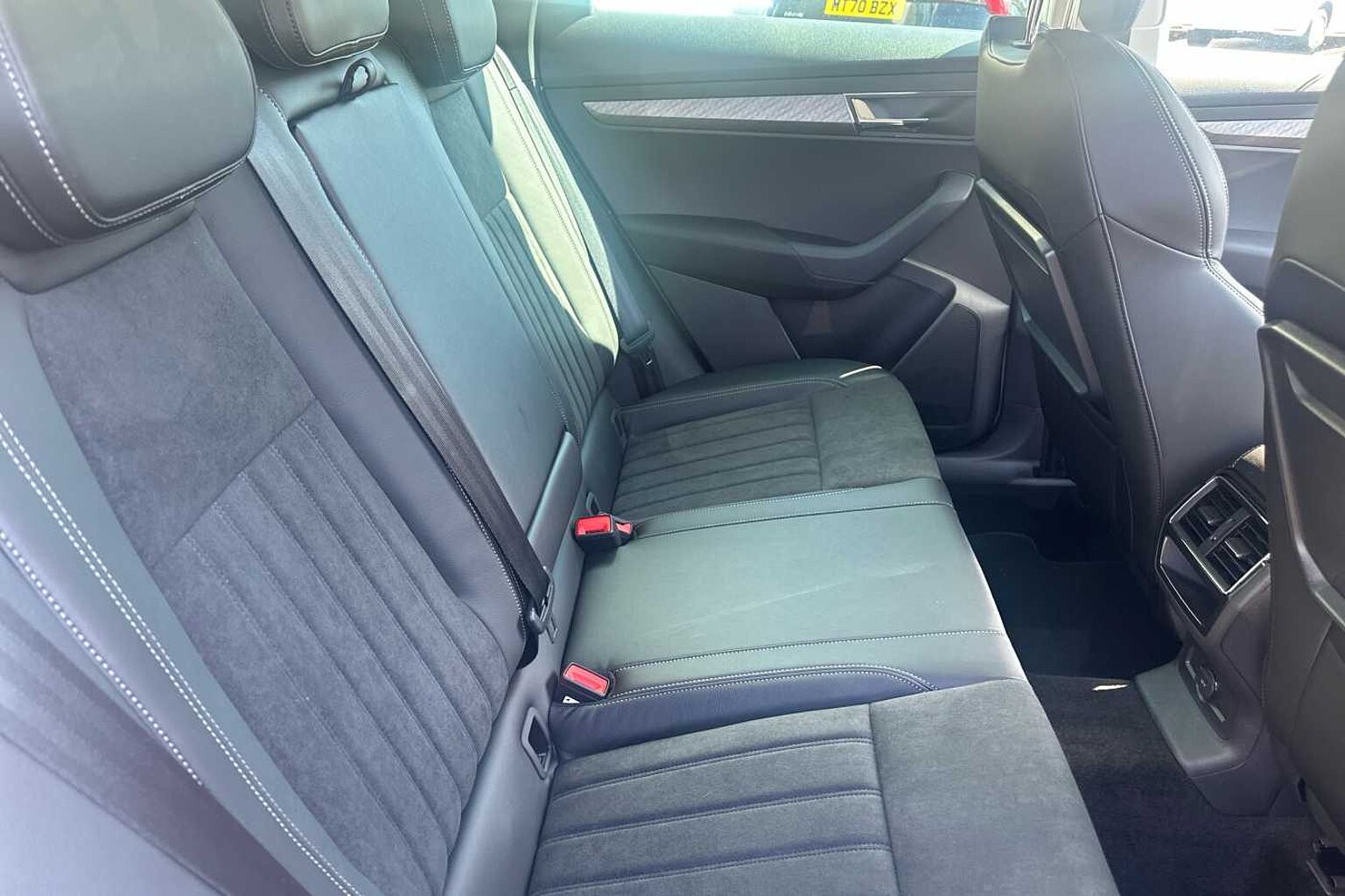 SKODA Karoq SUV 1.0 TSI (116ps) SE L